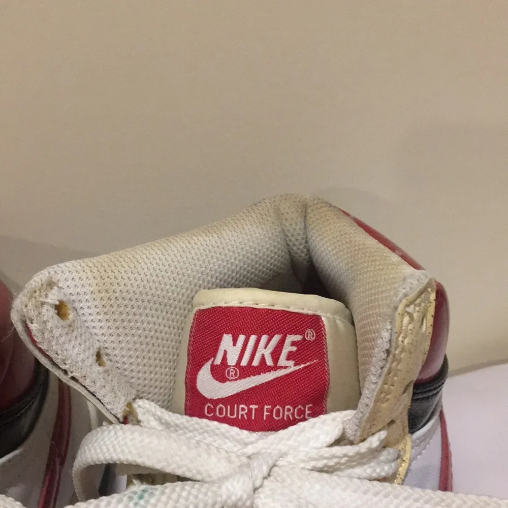 NIKE COURT FORCE women lace up Basketball High tops Sneakers 316117-161 size 7.5